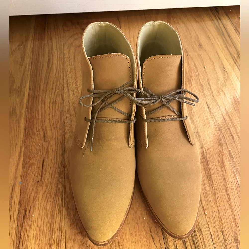 Nisolo Isa Ankle Boot in Sand